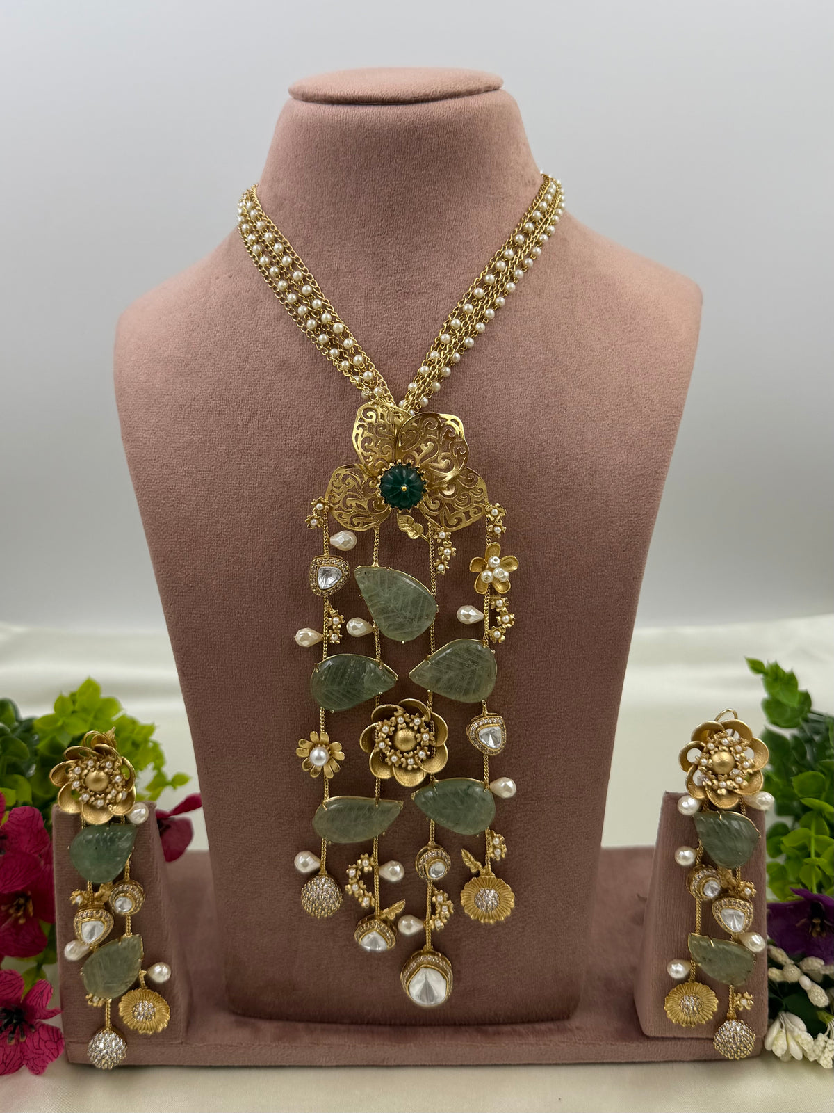 Heeral Royal Emerald Bloom Necklace Set