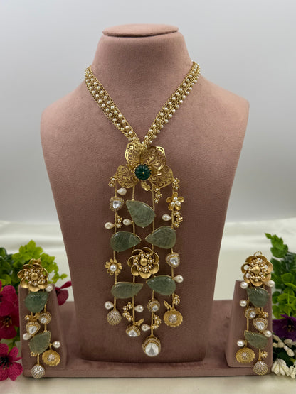 Heeral Royal Emerald Bloom Necklace Set