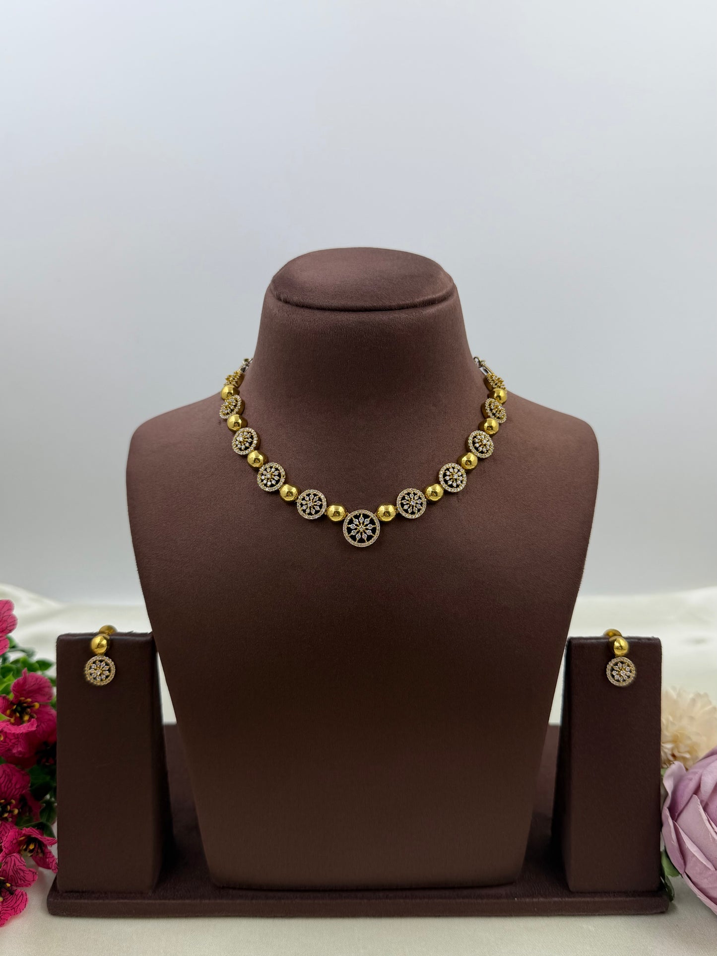 Vanya Victorian Delicate Necklace Set