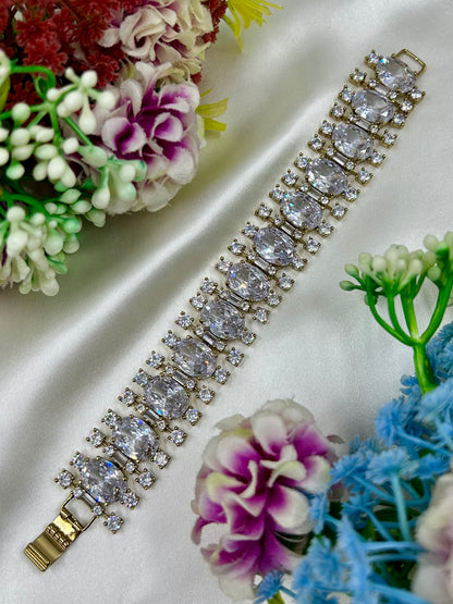 Nidhi Victorian Bracelet (Adjustable)