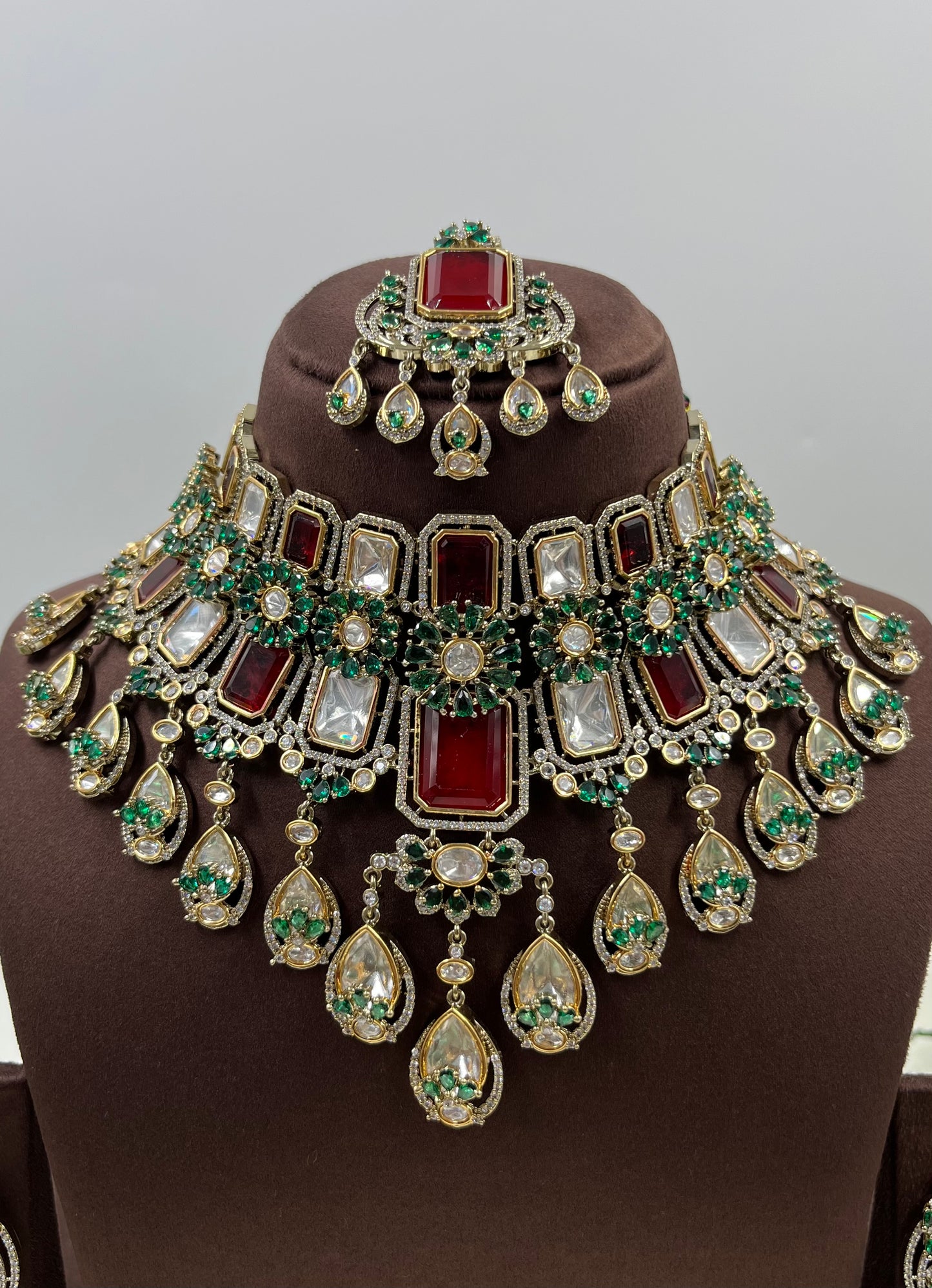 Zara Victorian Moissanite Choker Necklace