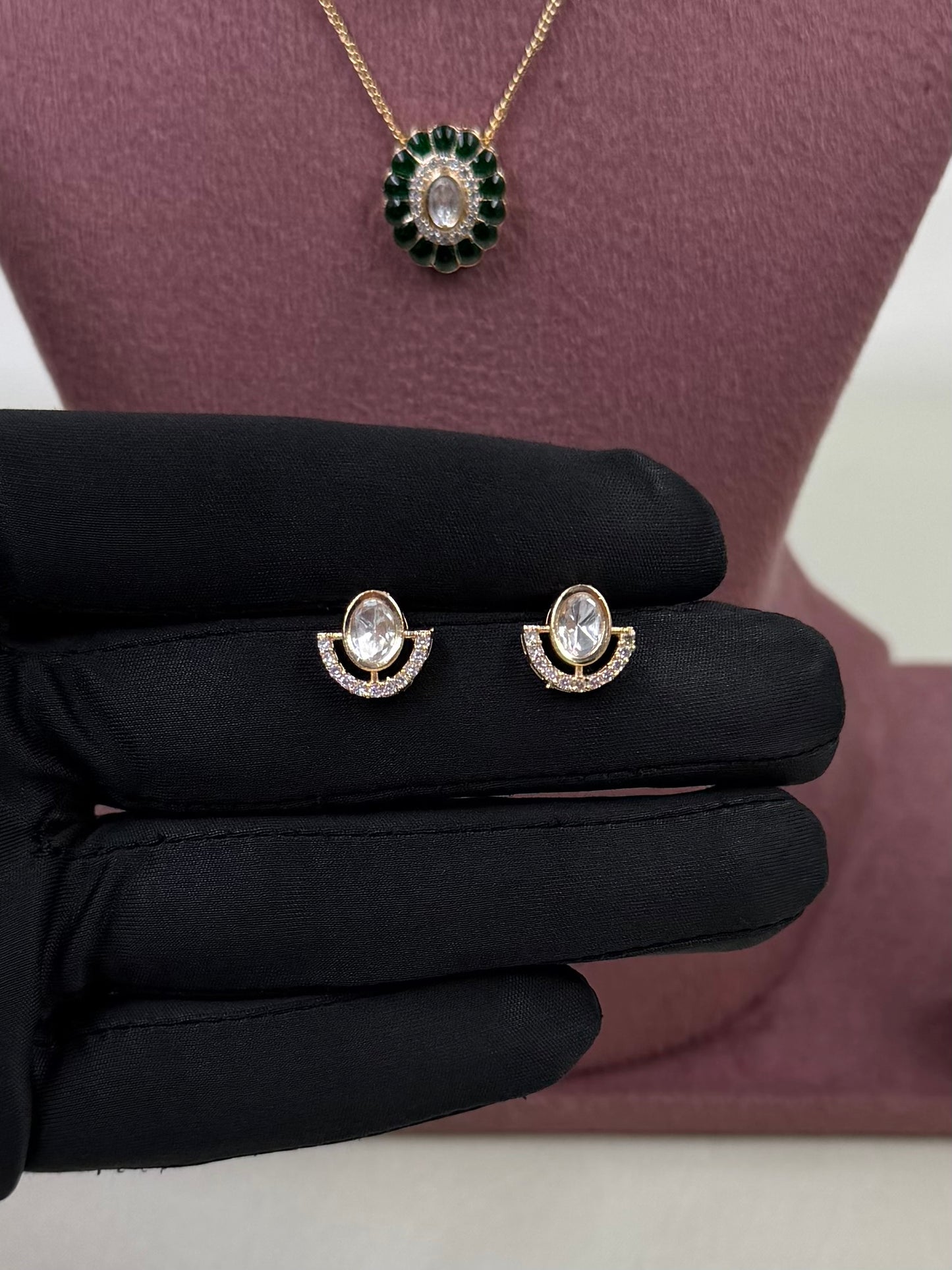 Hema Moissanite Chain Pendant