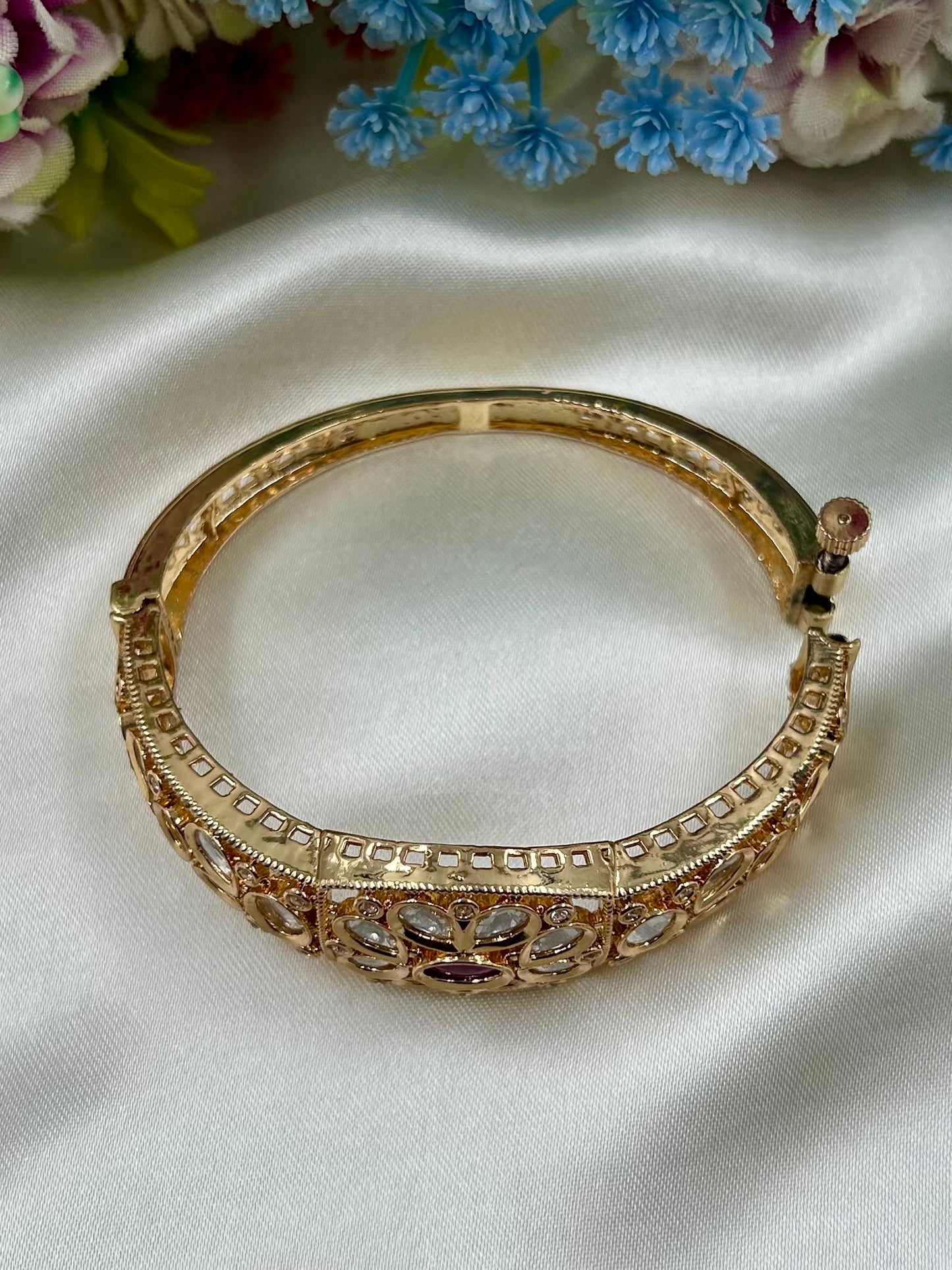 Harshita Moissanite Bracelet (Openable)