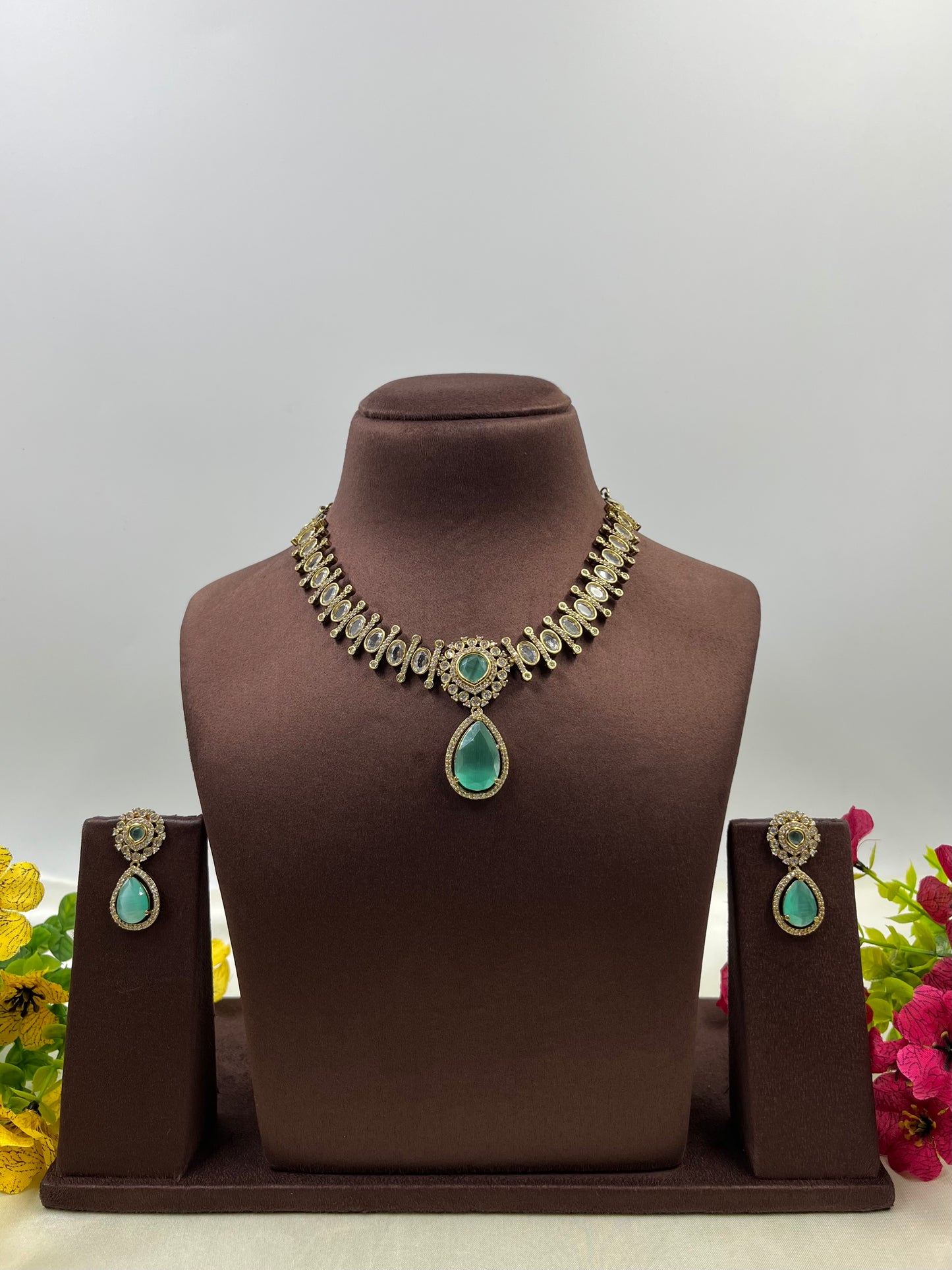 Viva Drop Victorian Necklace set