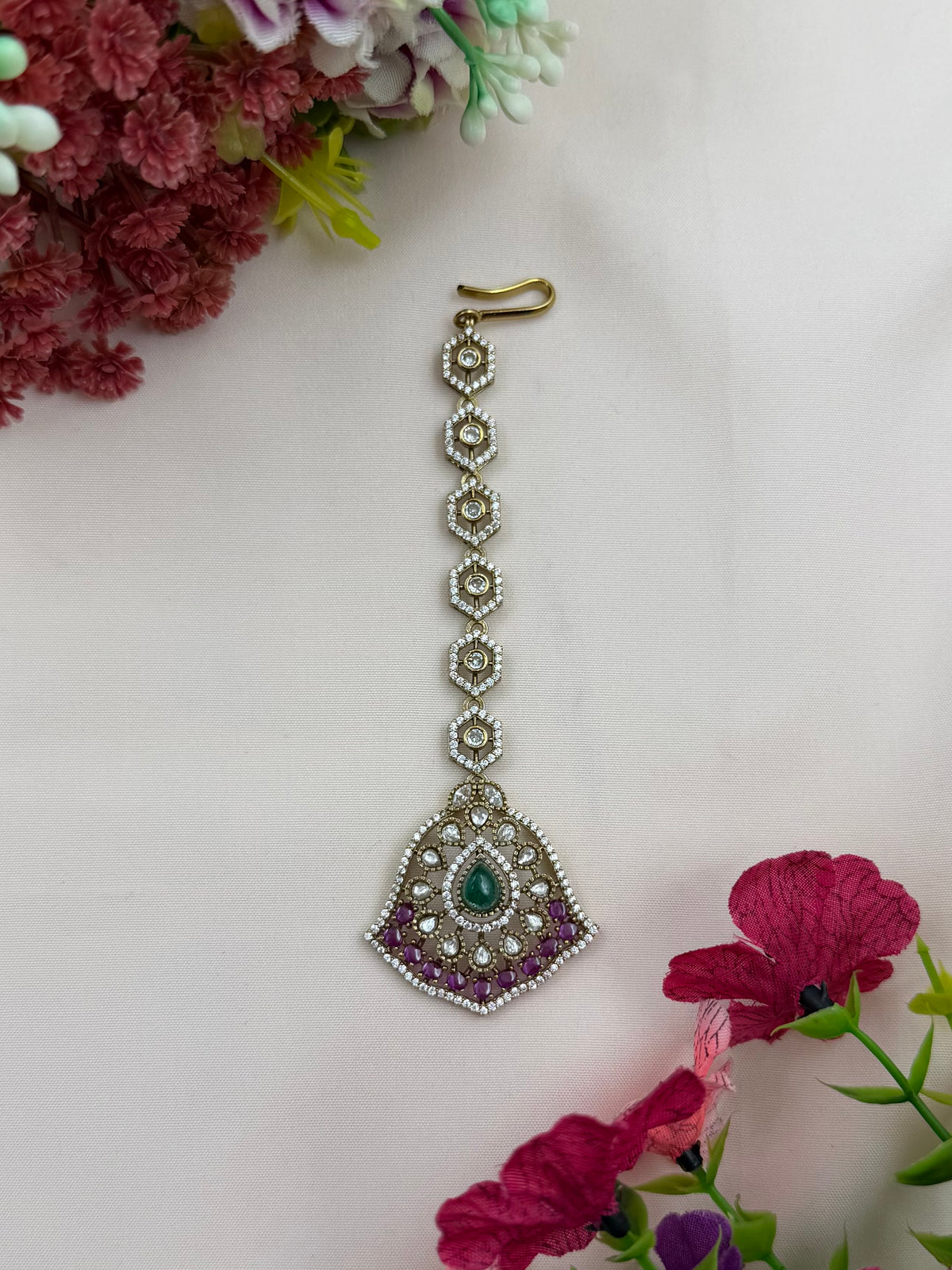 Nelam Victorian Mang Tika