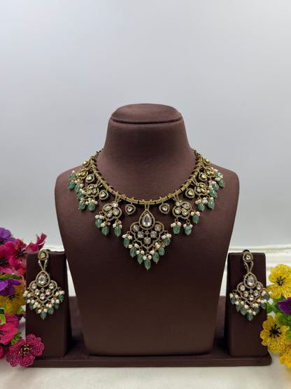 Fina Victorian Hasli Necklace Set