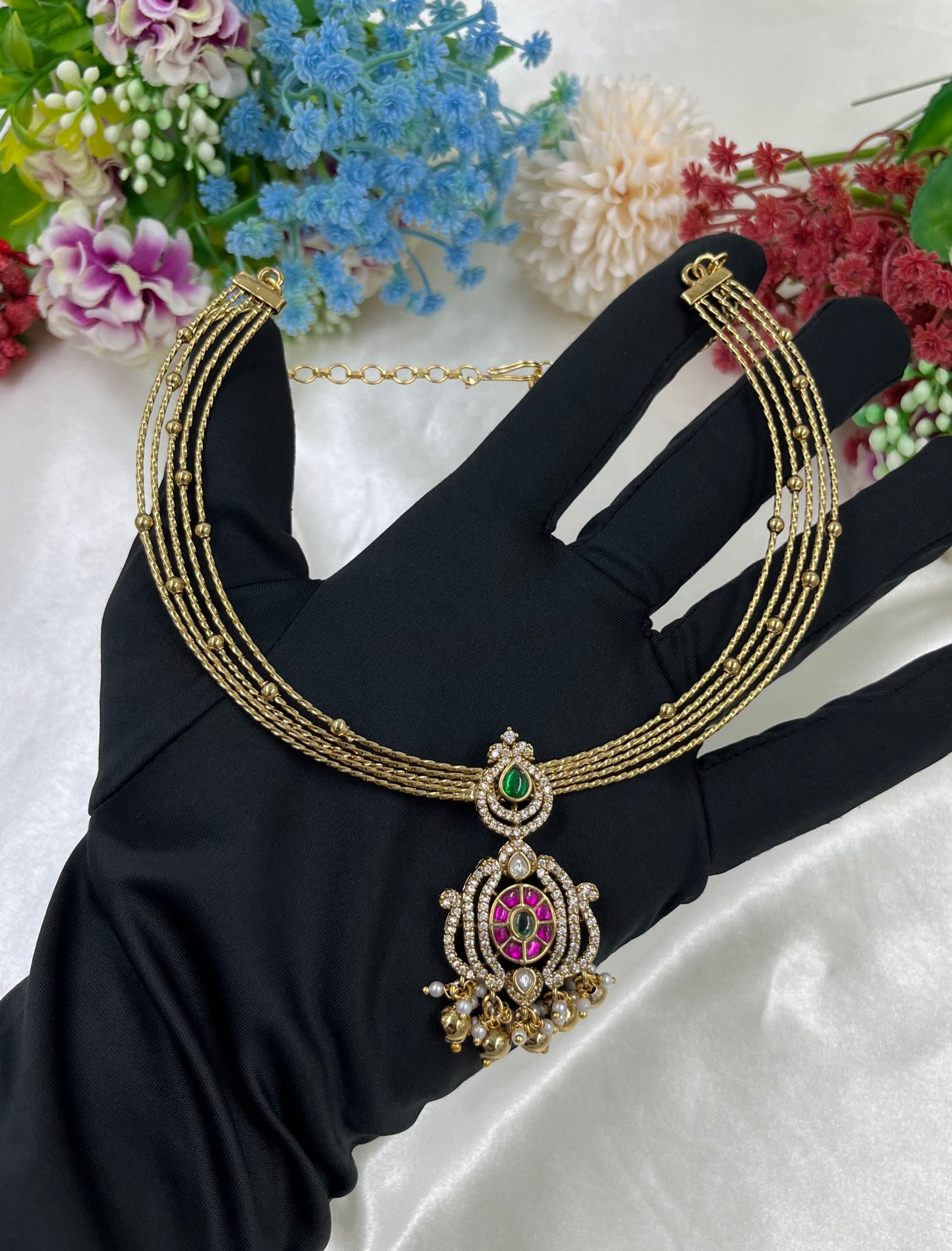 Usha Premium Victorian Hasli Necklace