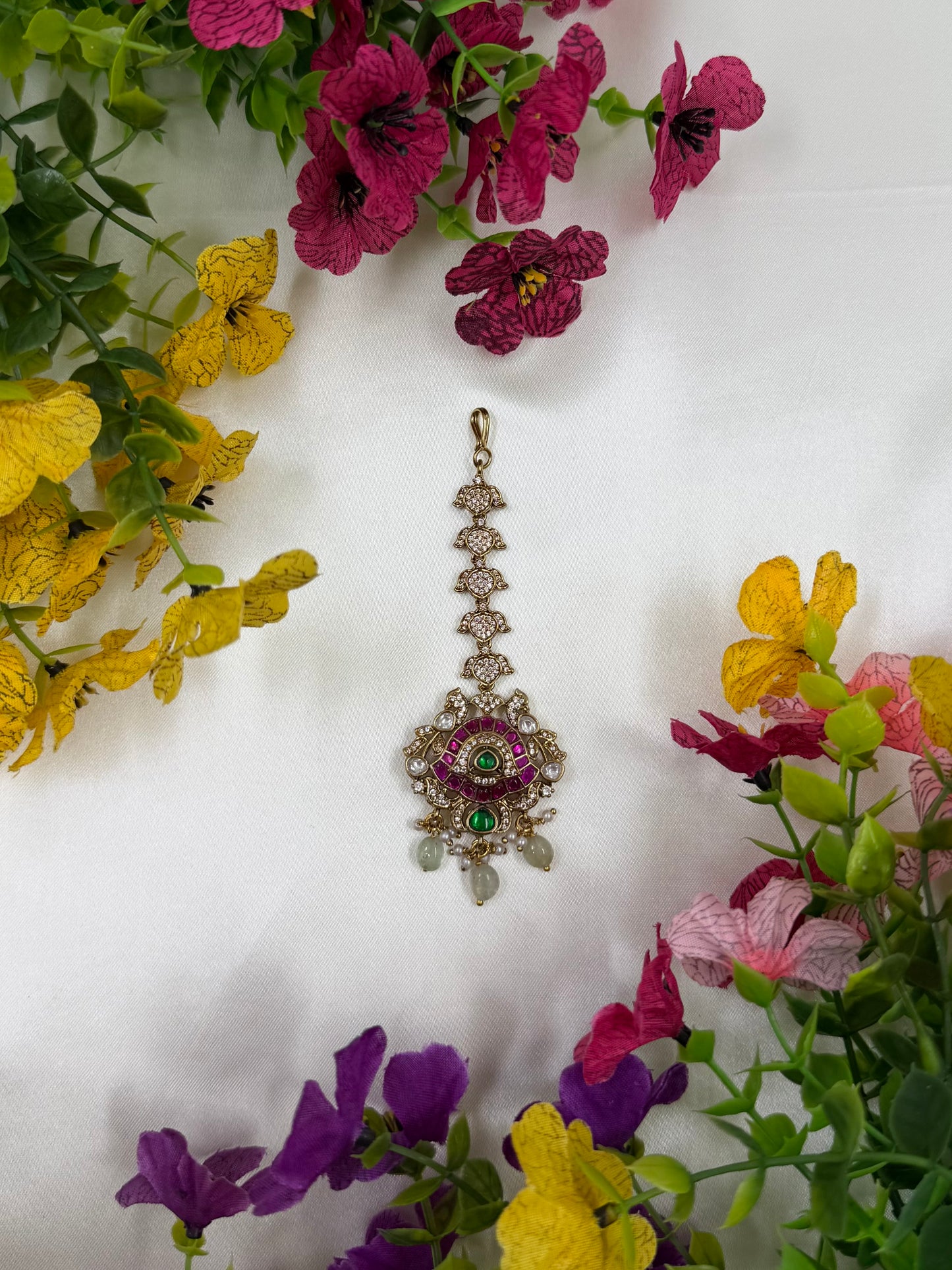 Shobana Victorian Pachi Kundan Mang Tika
