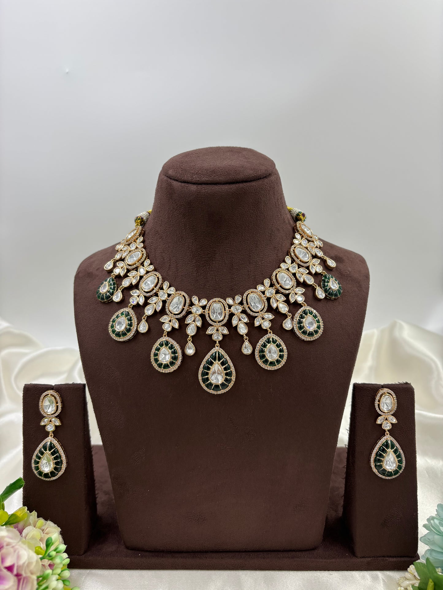 Aarohi Moissanite Kundan Necklace