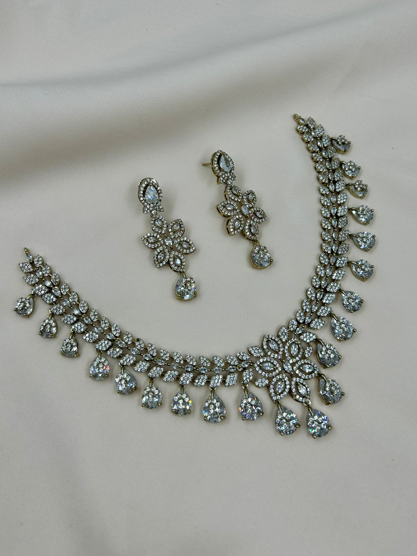Pallavi Victorian Necklace