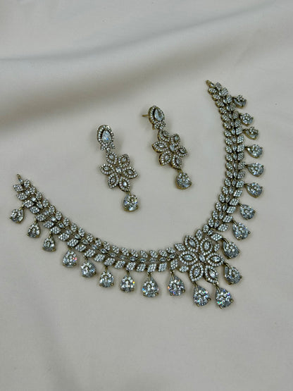 Pallavi Victorian Necklace