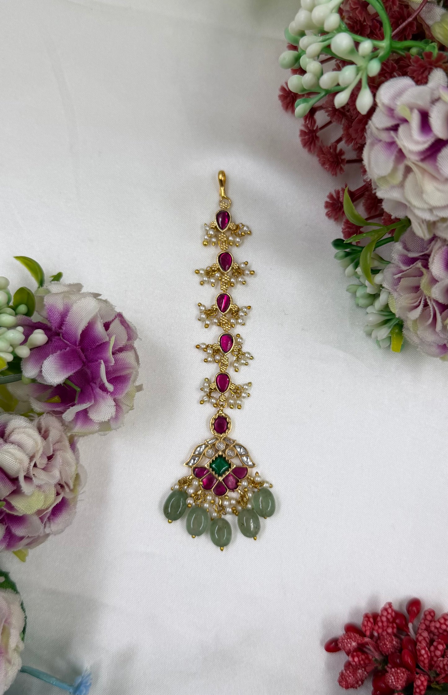 Akshara Pachi Kundan Mang Tika