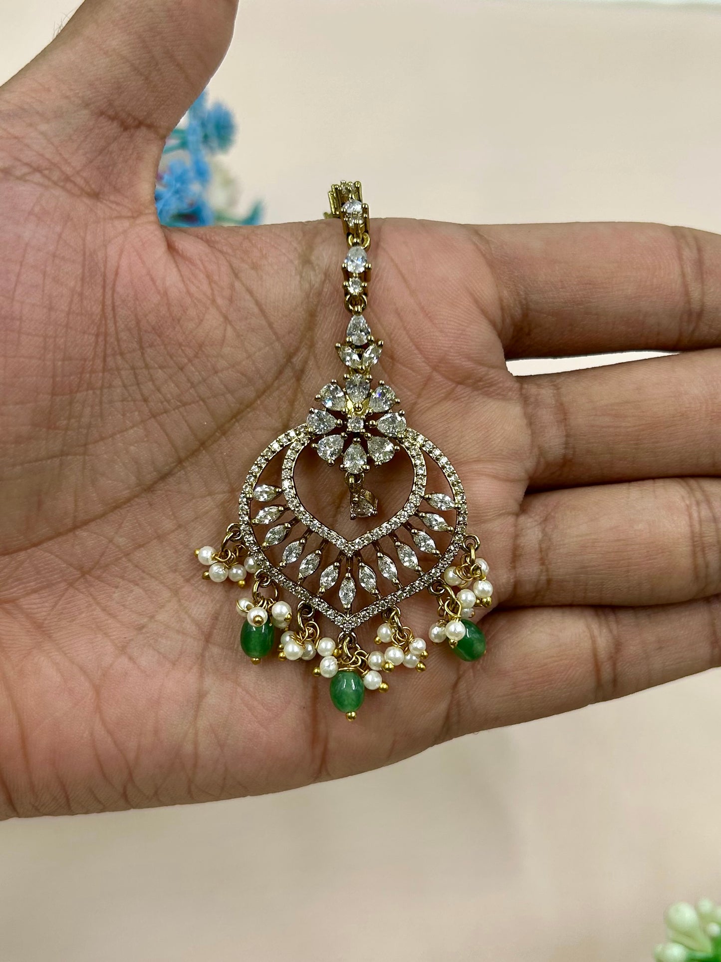 Kajal Victorian Mang Tika