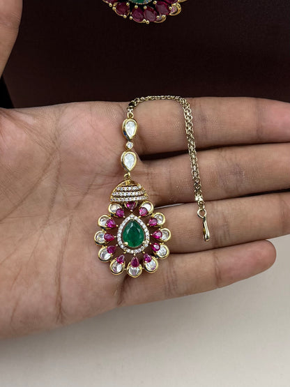 Triveni Premium Victorian Necklace Set