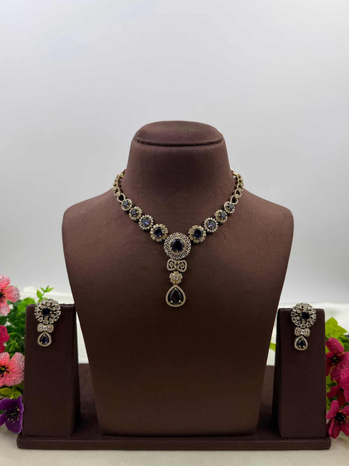 Diya Victorian Delicate Necklace Set
