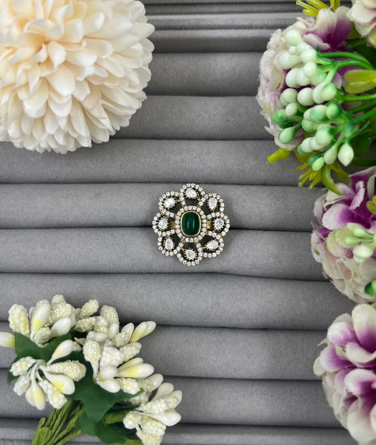 Floral Gemstone Kundan Ring
