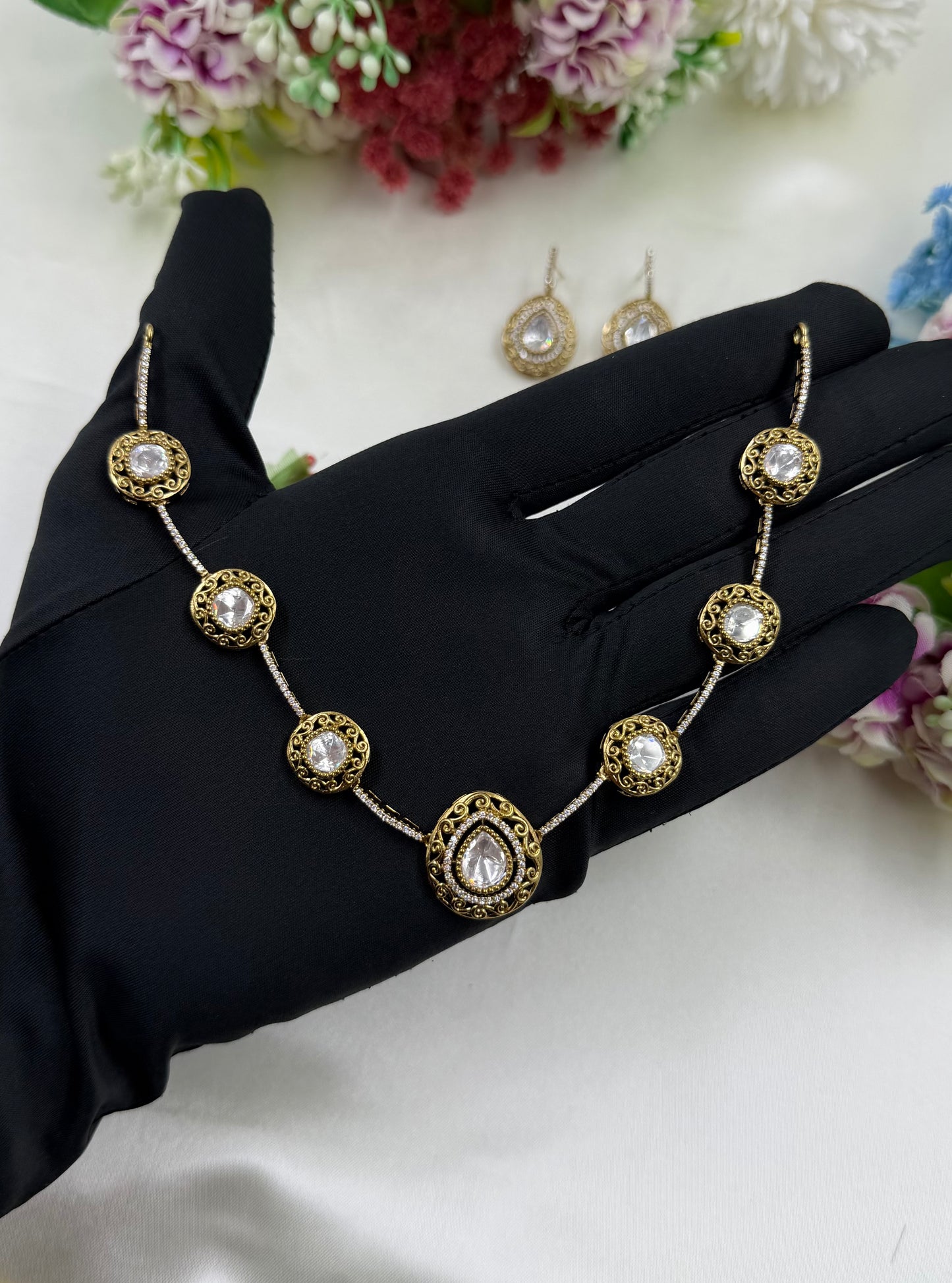 Aarti Victorian Delicate mNecklace