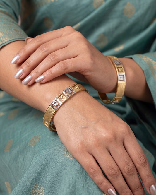Vedika Premium Two-tone Bangles