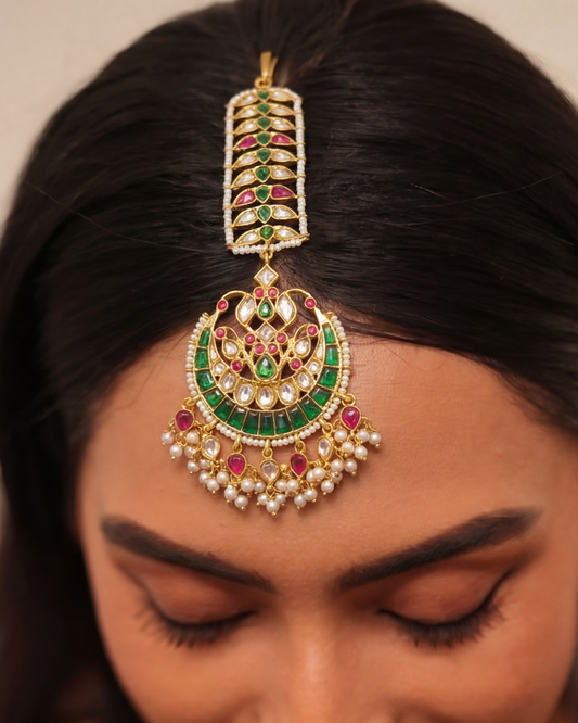 Meera Pachi Kundan Mang Tika