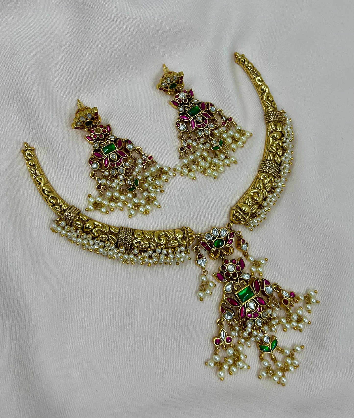 Traditional Hasli Necklace Set