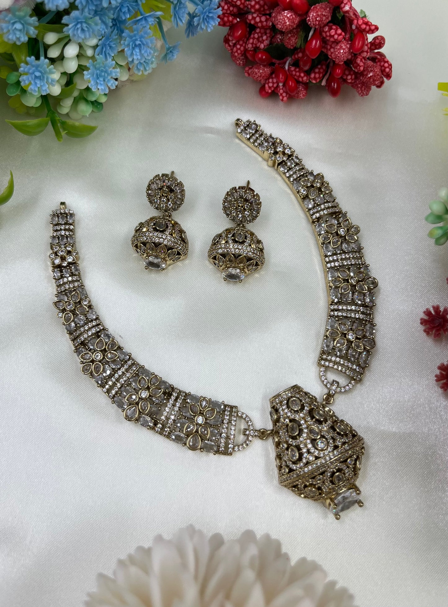 Prachi Victorian Necklace