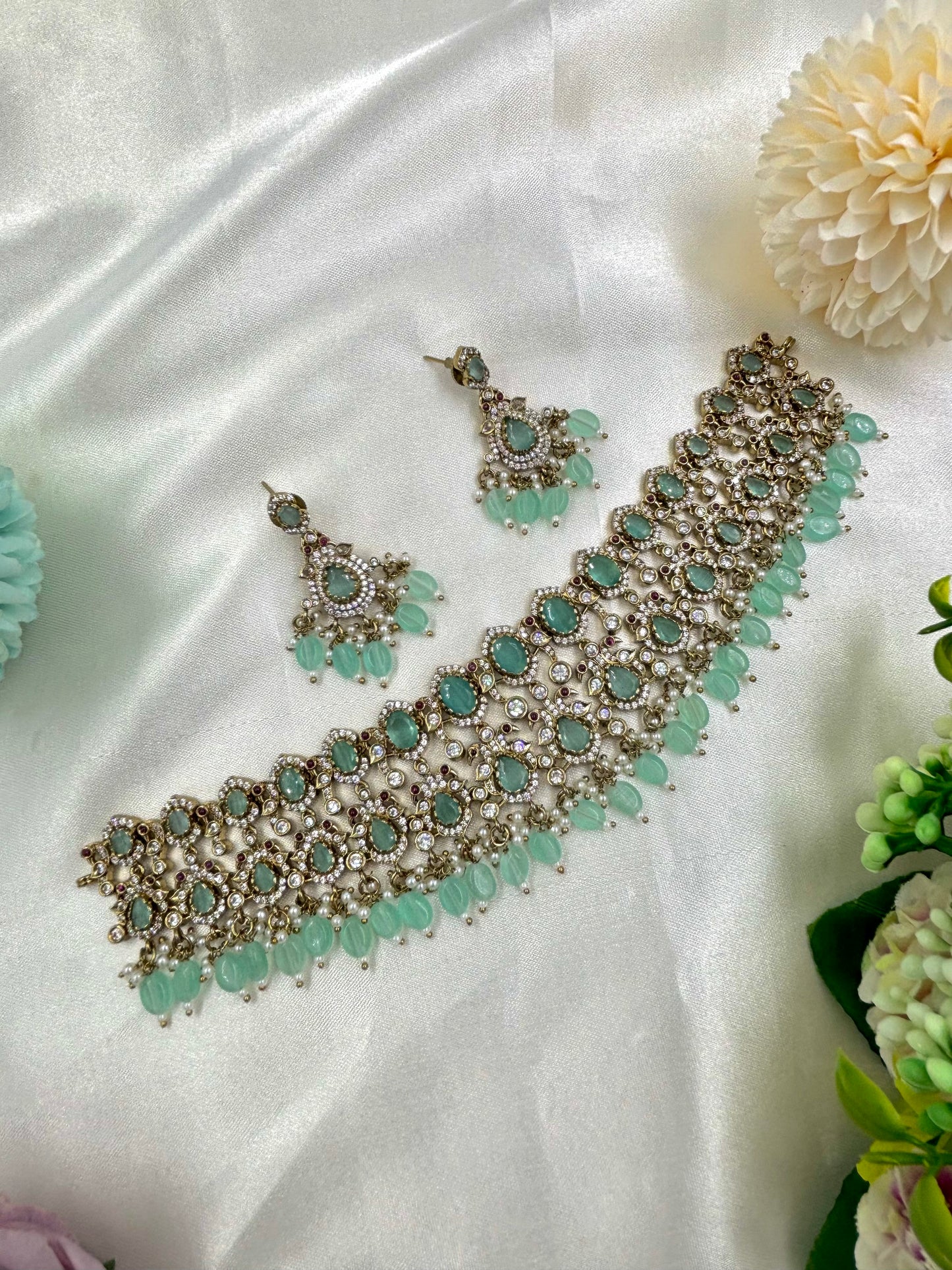 Crown of Midnight Elegance Victorian Choker Necklace.