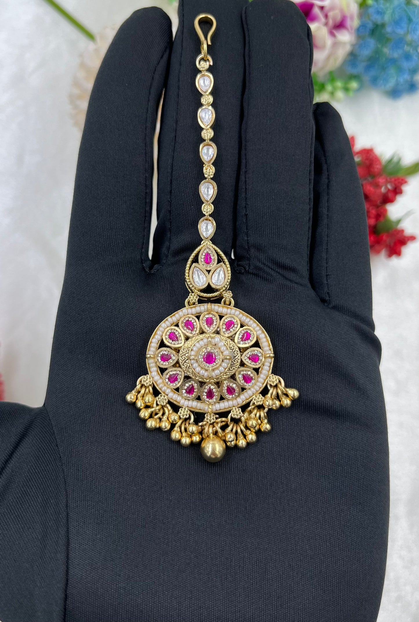 Divya Chorski Mang Tika