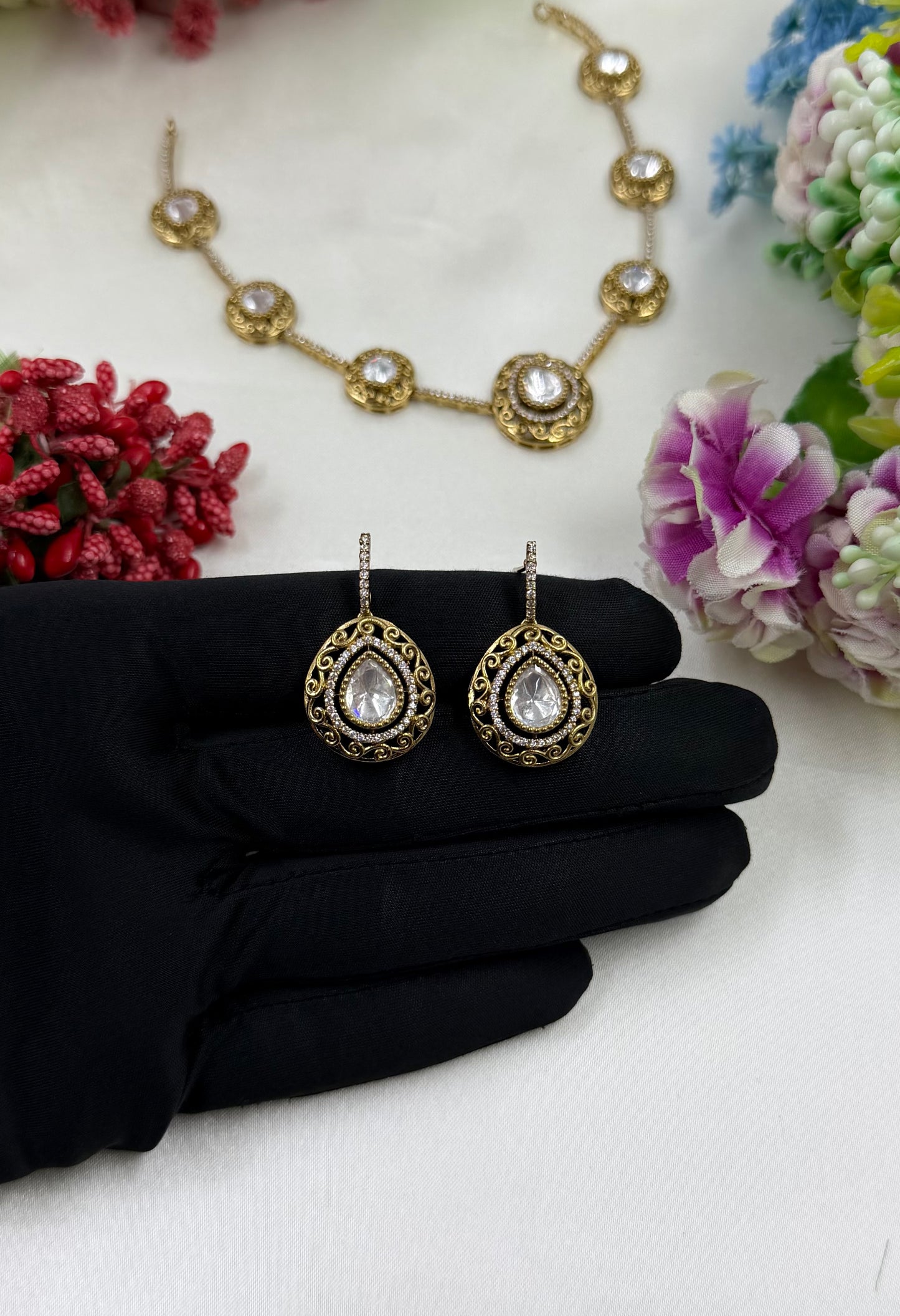 Aarti Victorian Delicate mNecklace