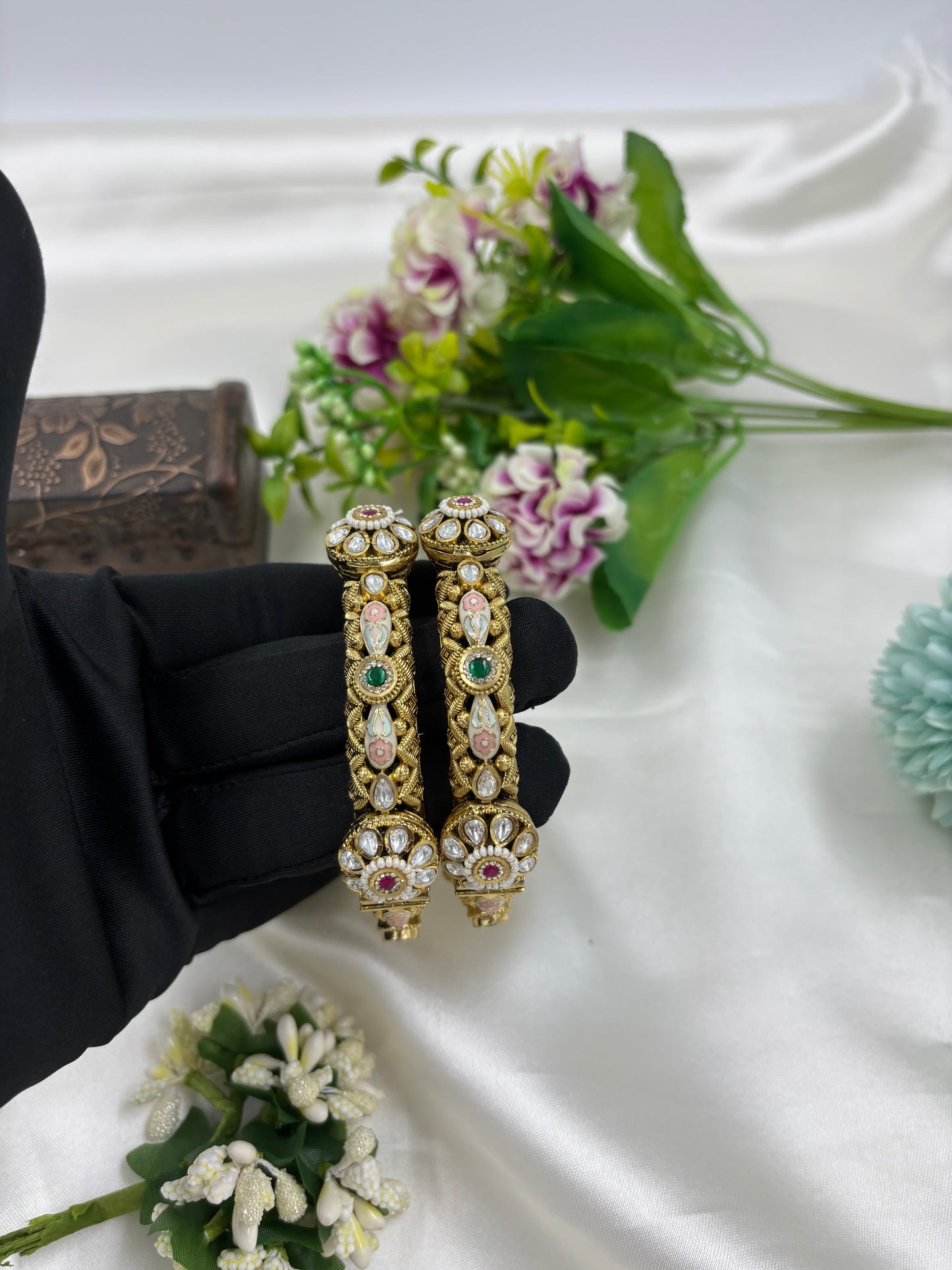 HERITAGE ANTIQUE GOLD PREMIUM CHORASKI STONES BANGLES