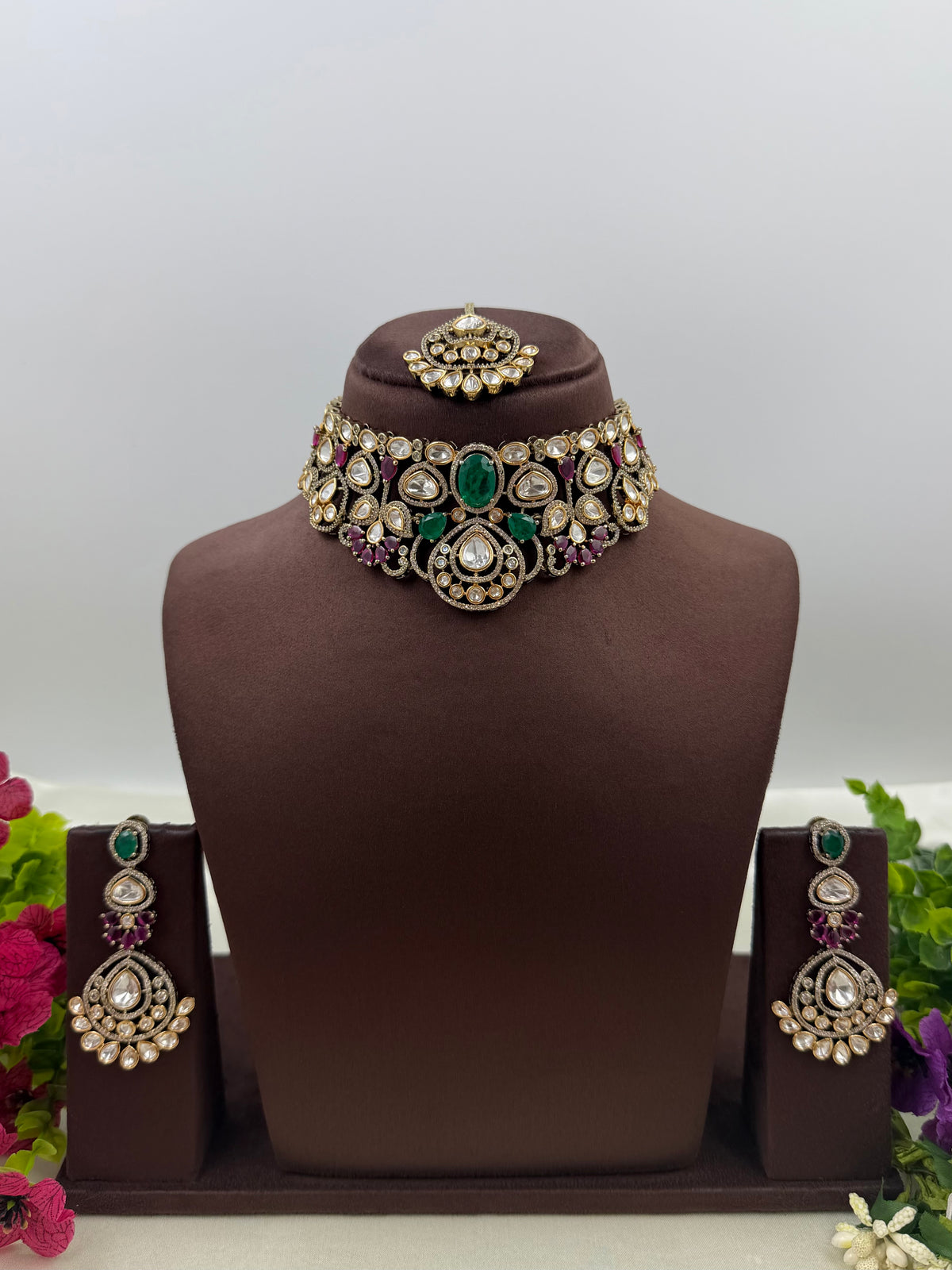 Niva Victorian Necklace Set
