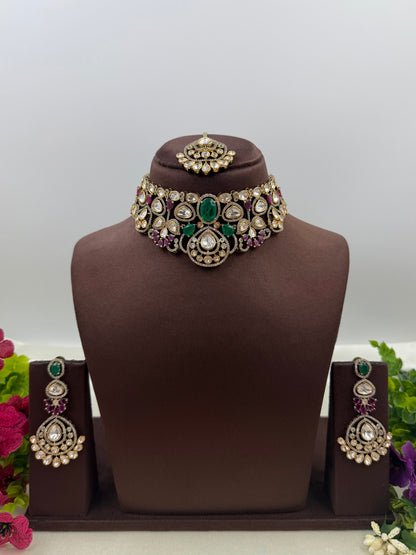 Niva Victorian Necklace Set