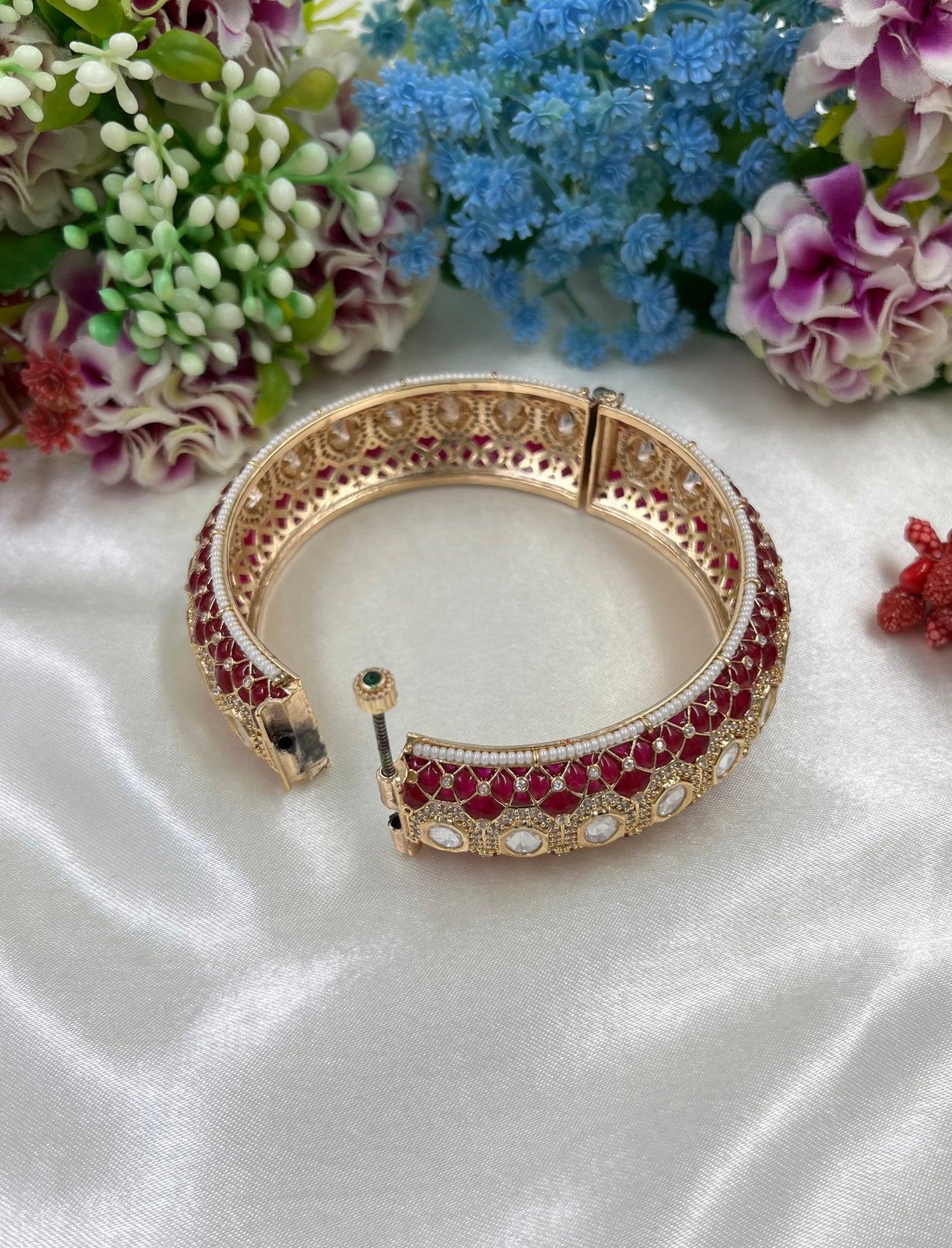 Sitara Moissanite Kundan Bangles [Openable]