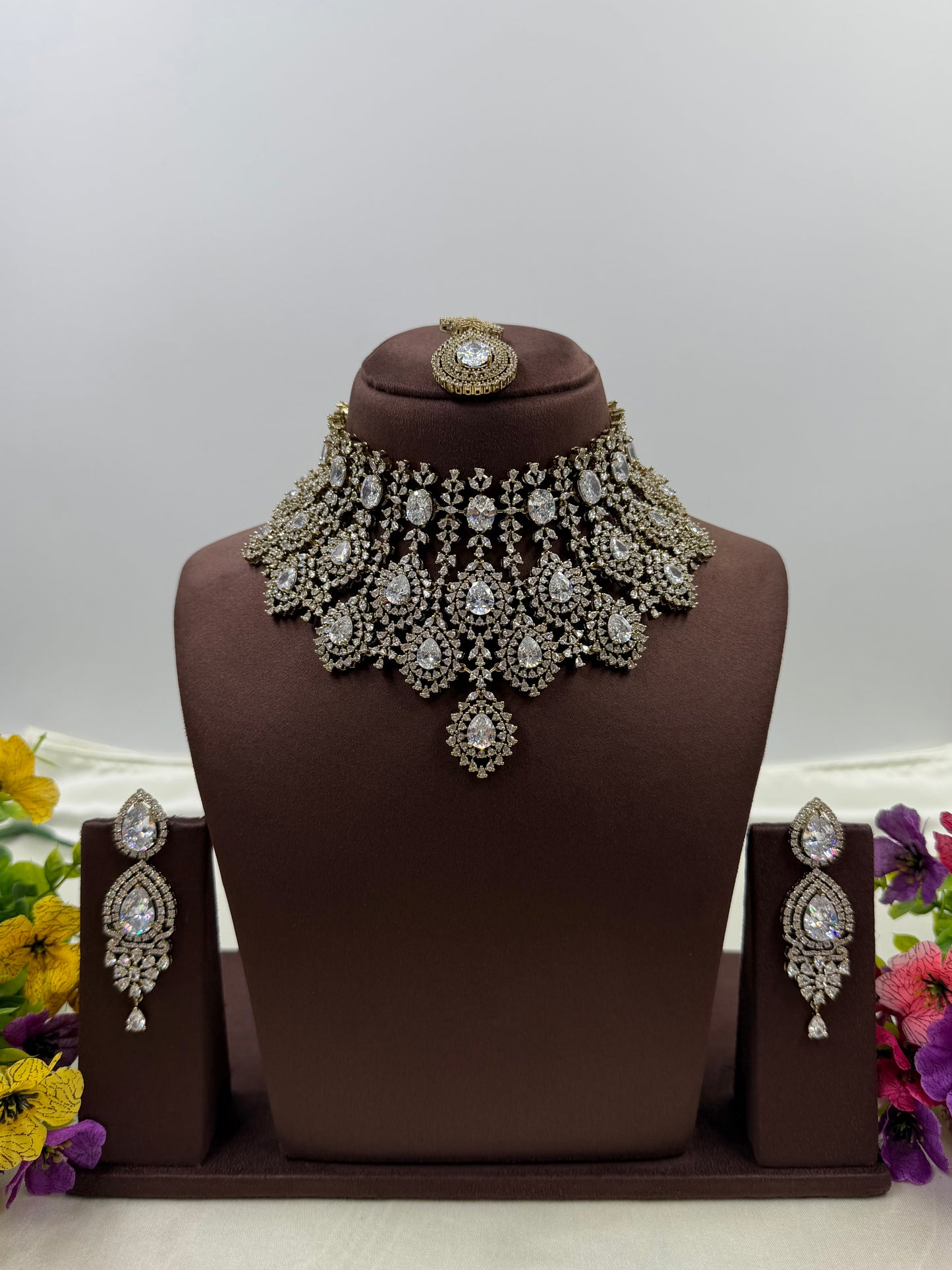 Swara Ad Victorian Choker Necklace Set