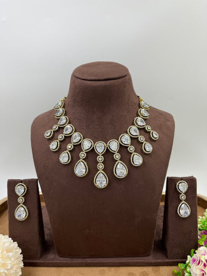 Droplet layering Victorian Neckless