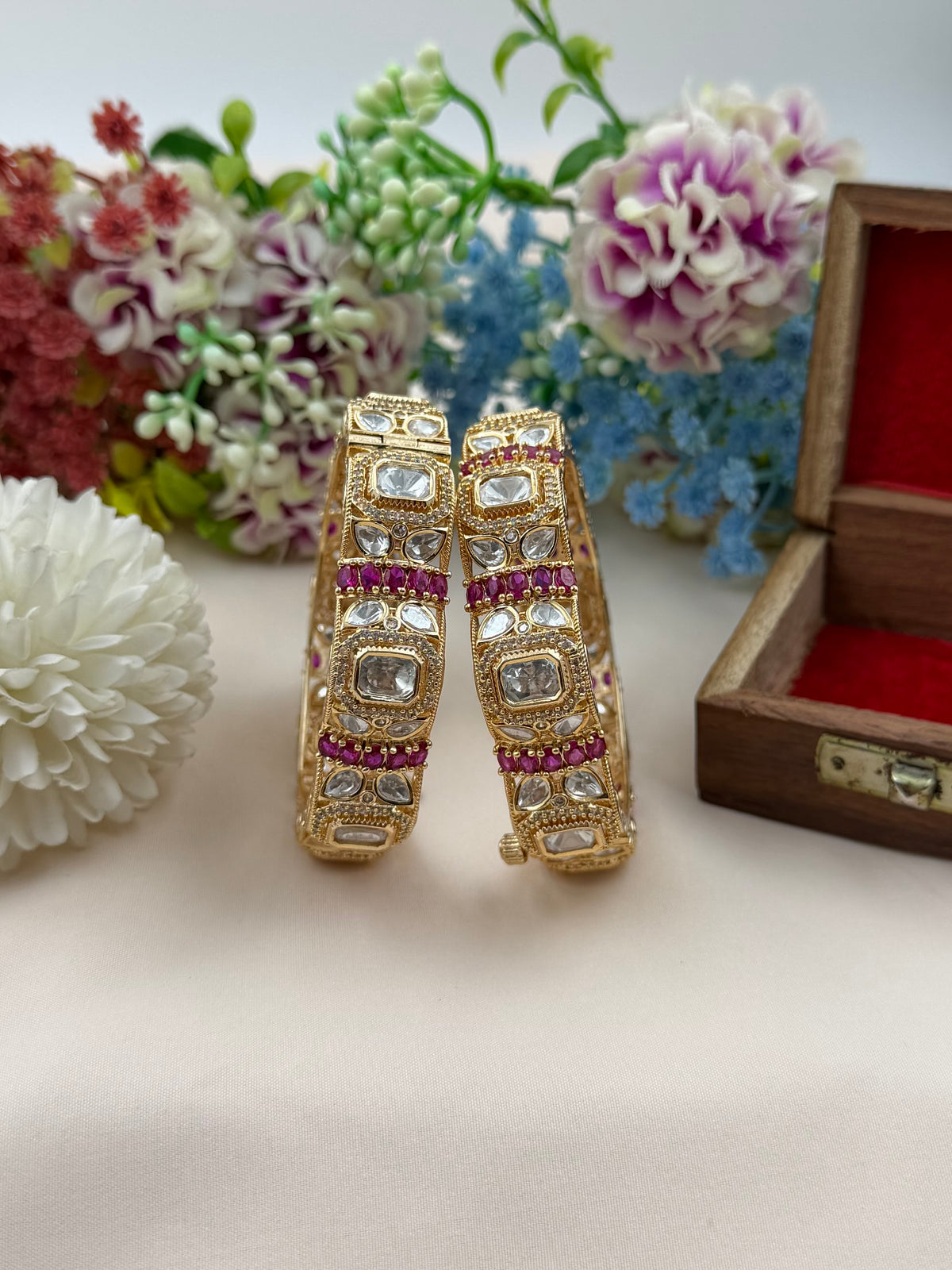 Leela Moissanite Kundan Bangles [Openable]