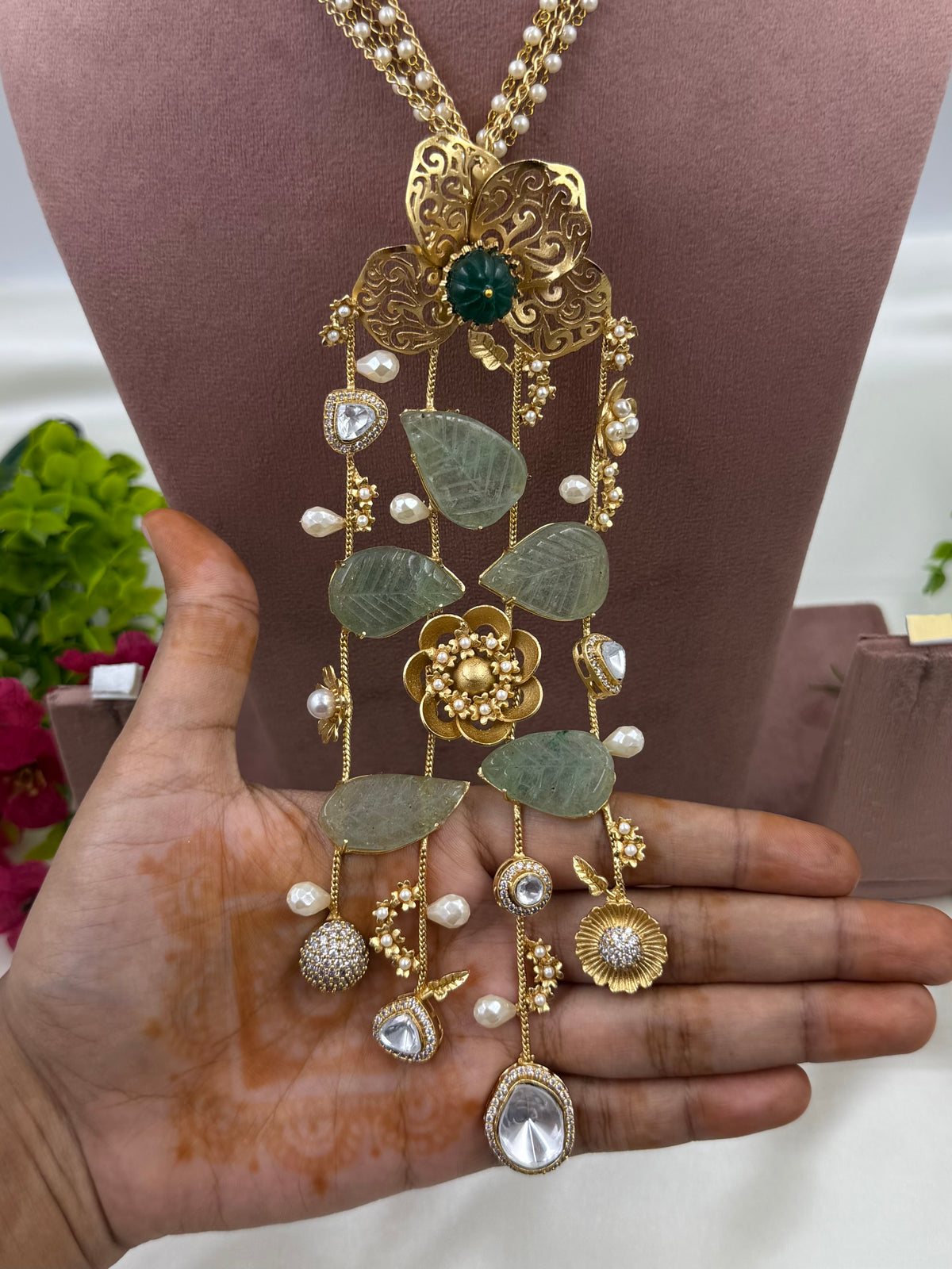 Heeral Royal Emerald Bloom Necklace Set