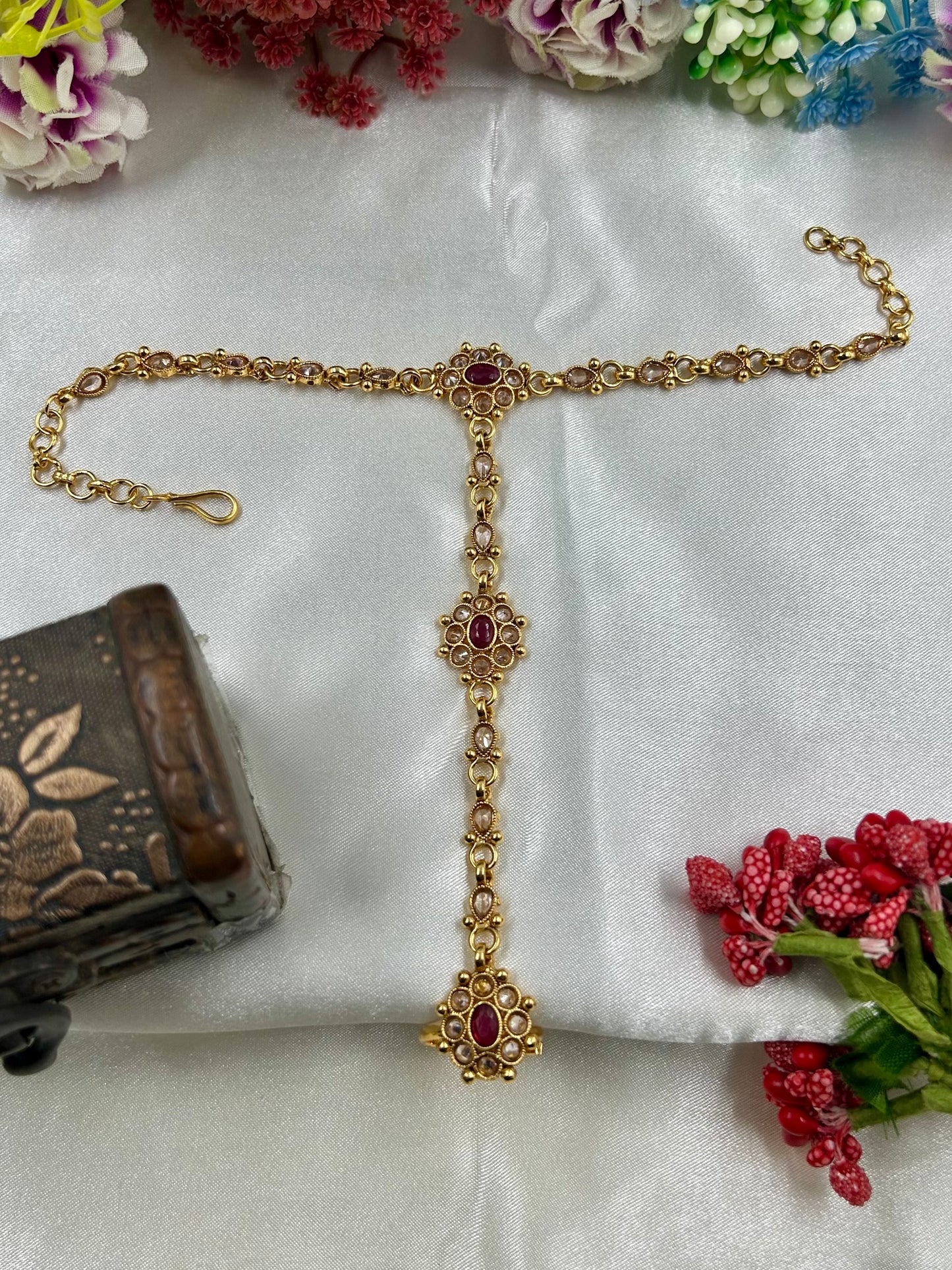 Gunjita Traditional Gold Hath Panja (One Pis)