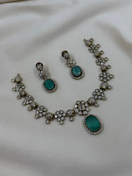 Anne Victorian Delicate Necklace￼