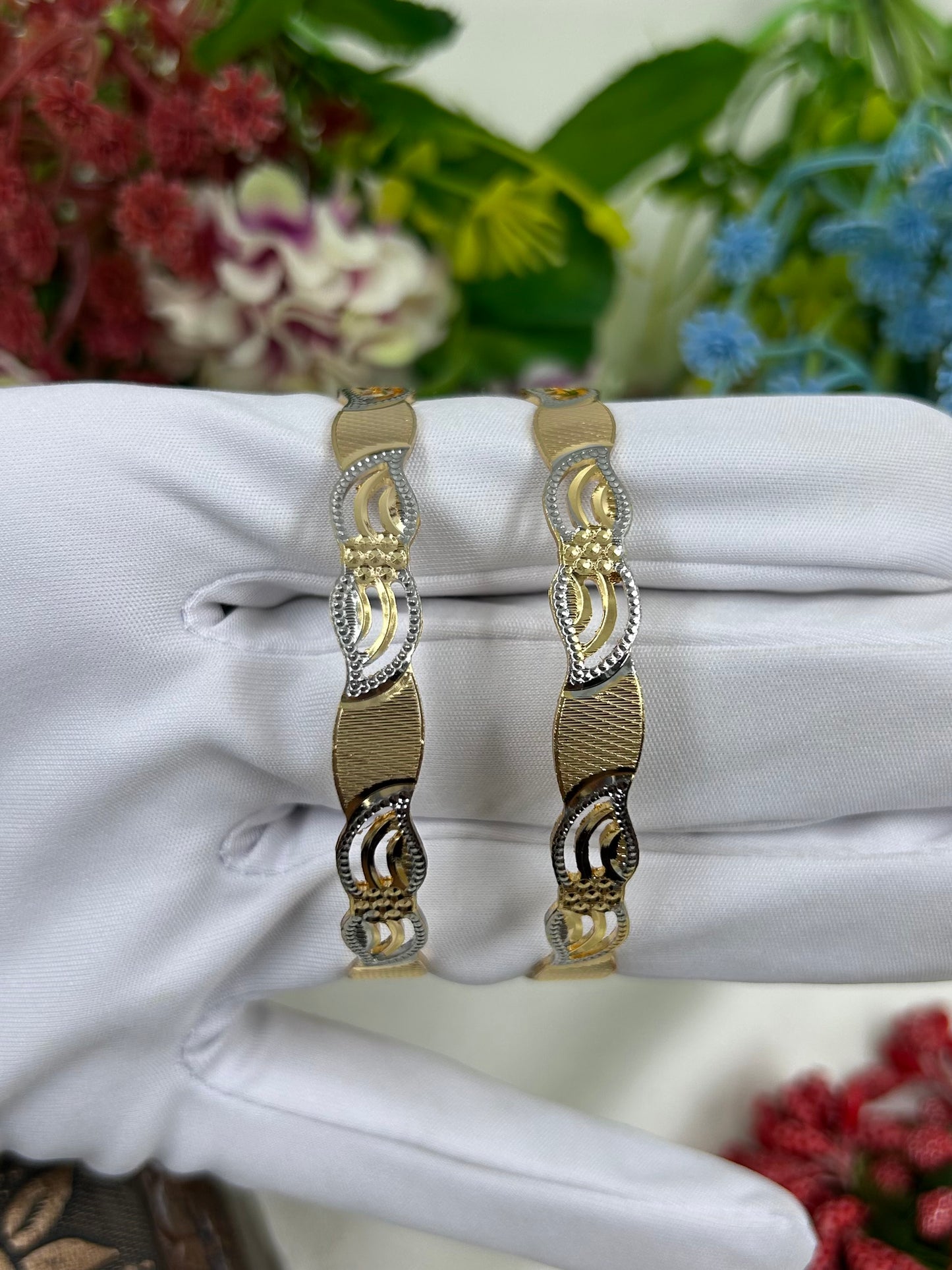 Sara Premium Two-tone Bangles ￼