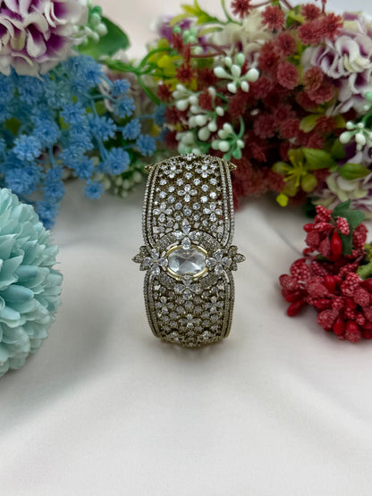 Phoebe Premium Victorian Bracelet (Openable)