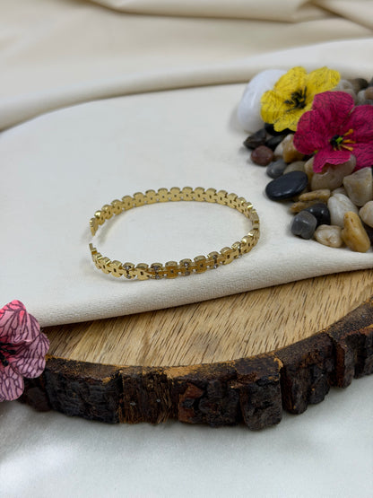 Aarya Stainless Steel Bracelet (Openable)