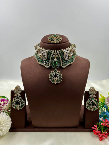 Haya Victorian Choker Necklace Set