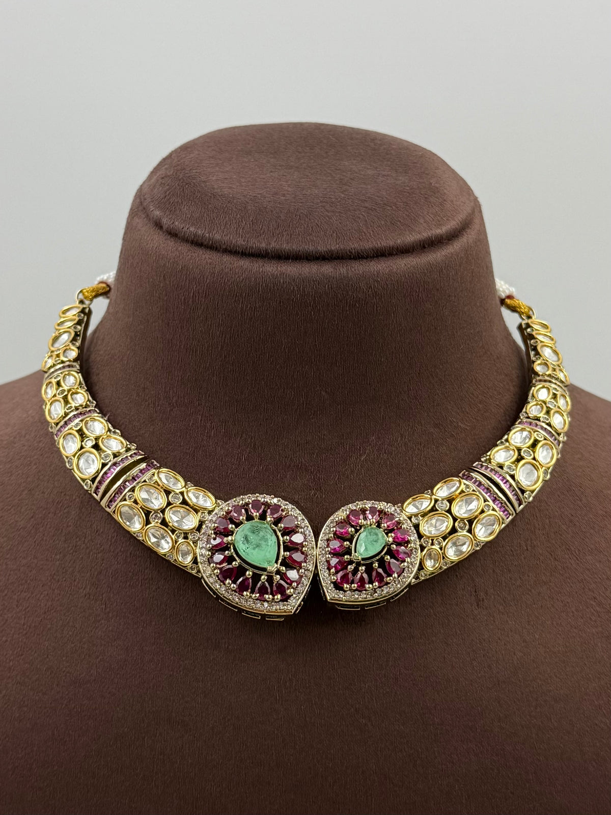 Ishani Victorian Delicate Necklace Set