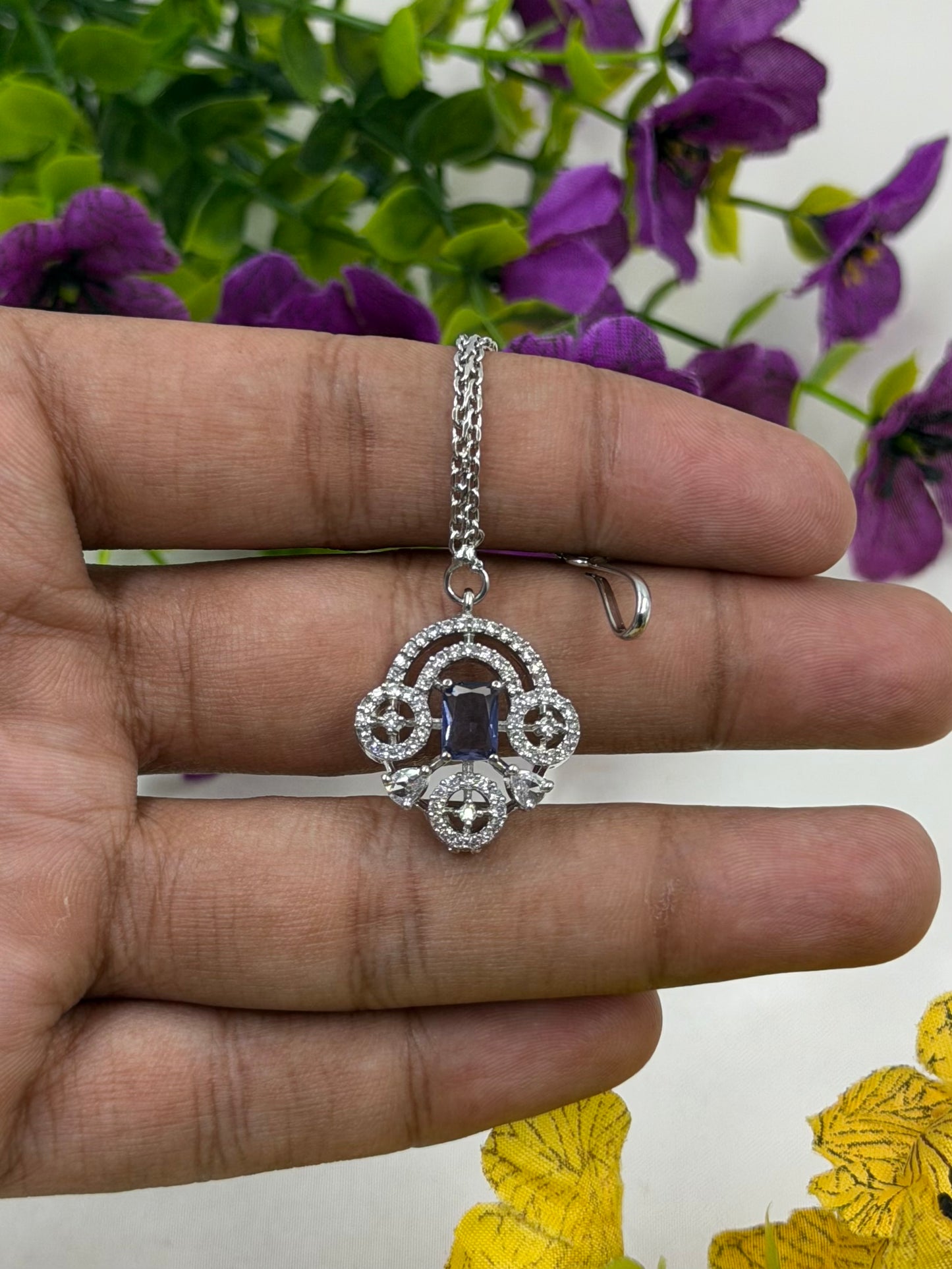Sanjana American Diamond Mang Tika