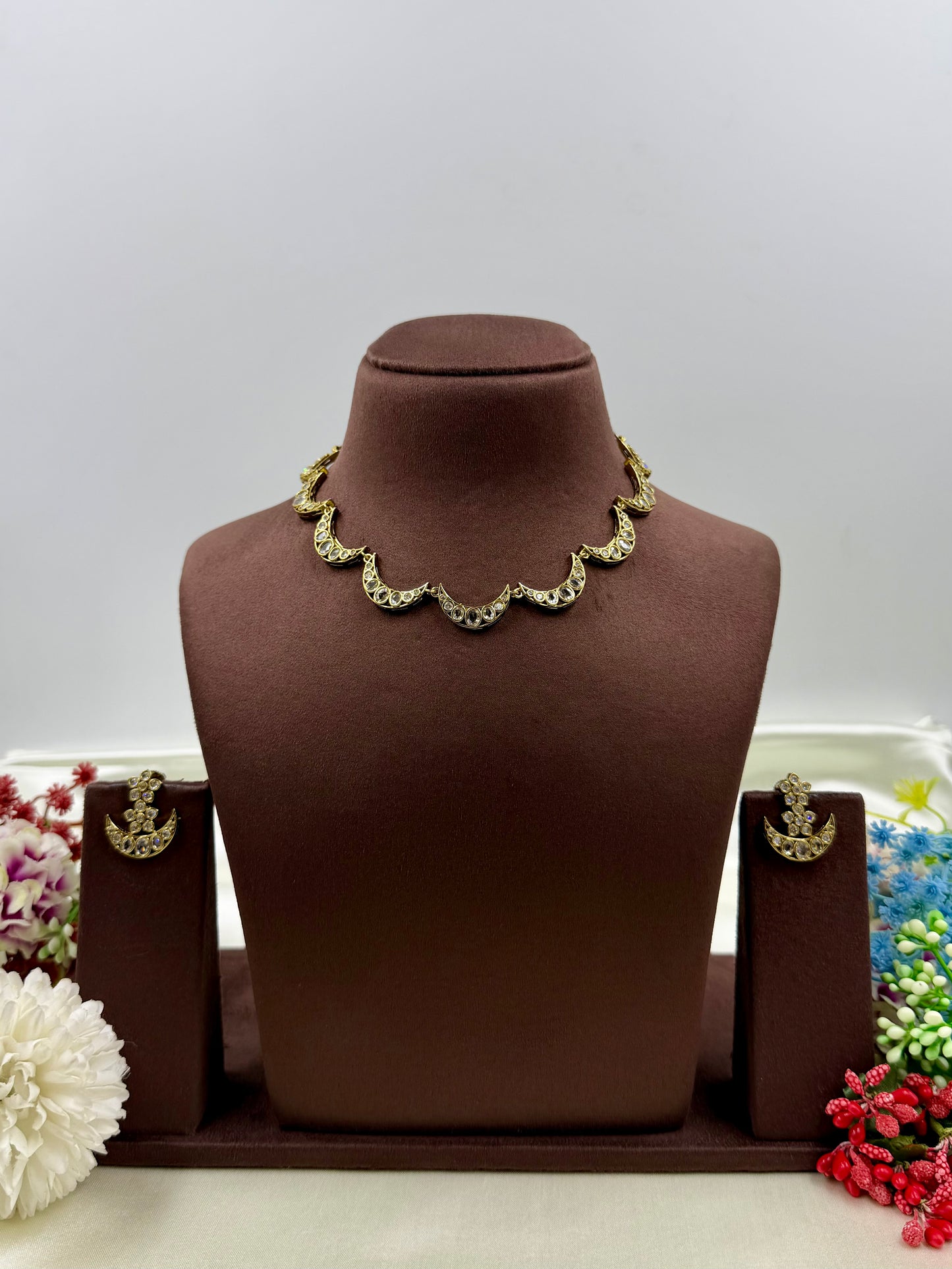 Jayshree Victorian Delicate Necklace