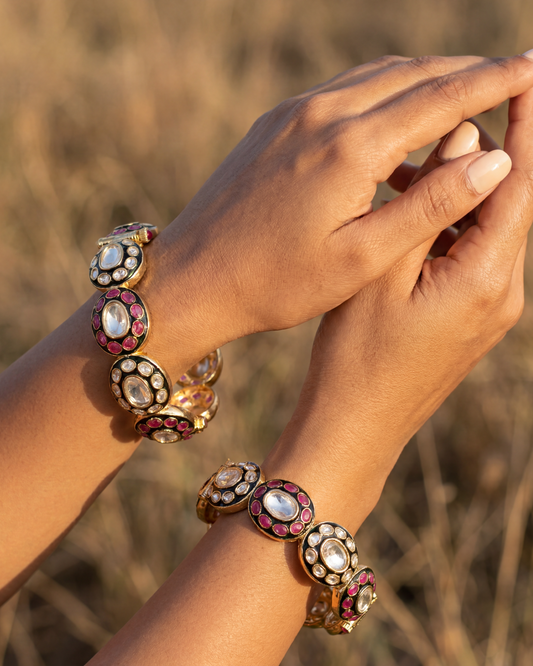 Iravi Premium Moissanite Kundan Bangles