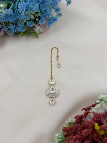 Dropping Moissanite Mang Tika