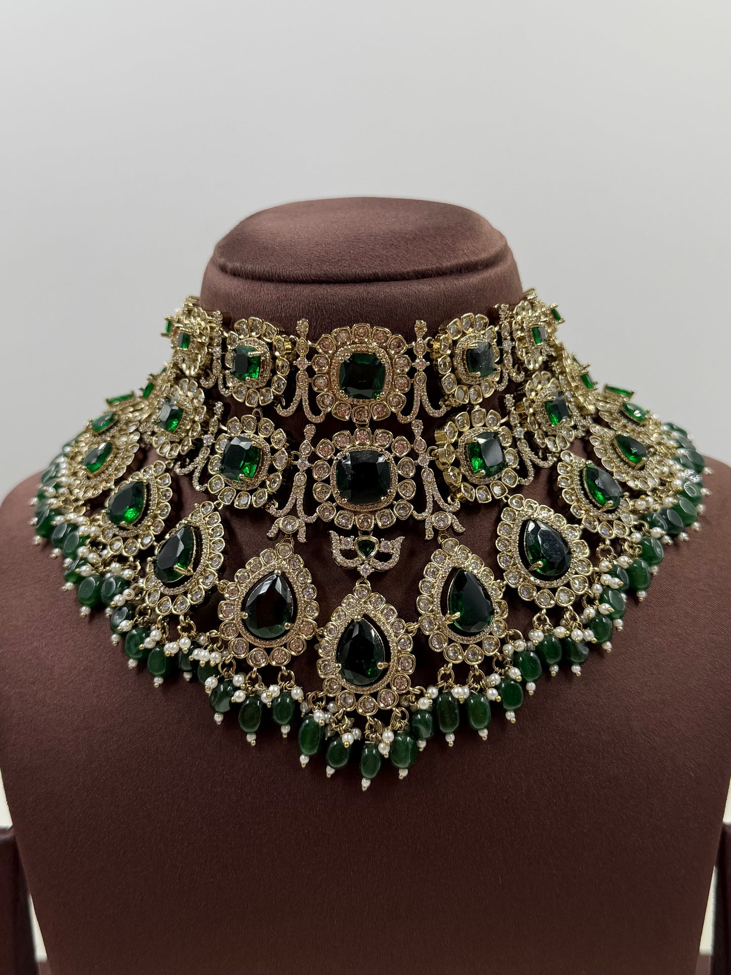 Rasika Premium Victorian Choker Necklace Set