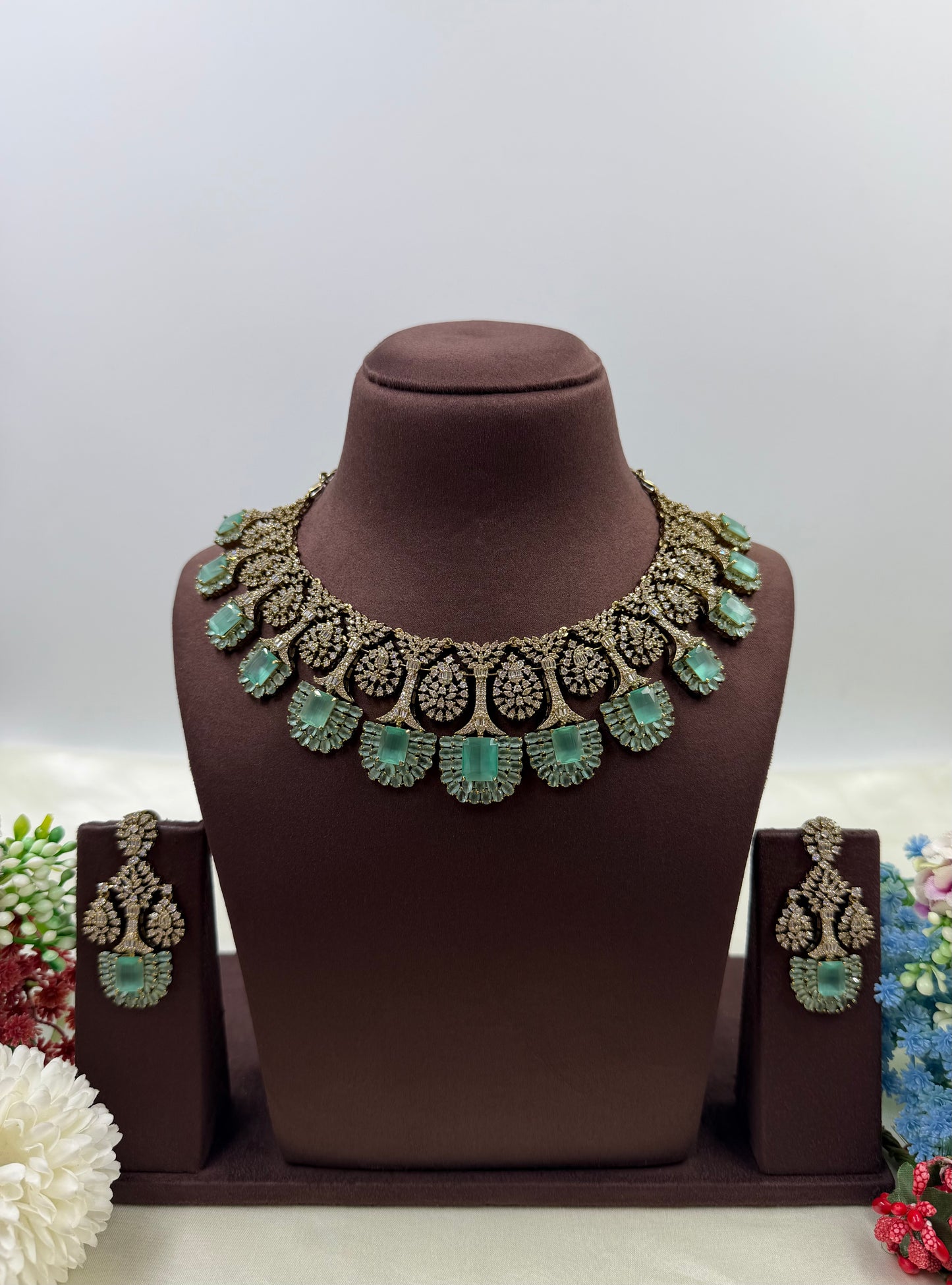 Tanvi Victorian American Dimond Necklace