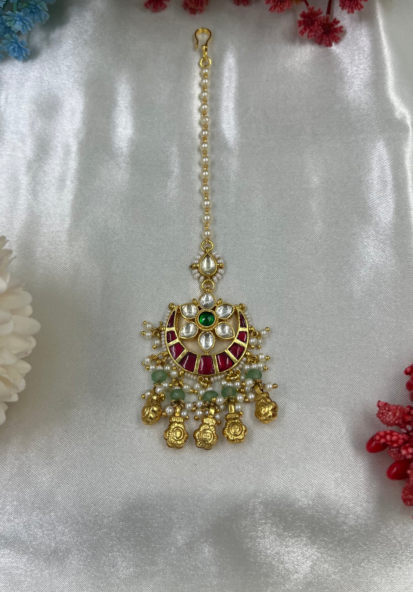 Rutuja Pachi Kundan Tika